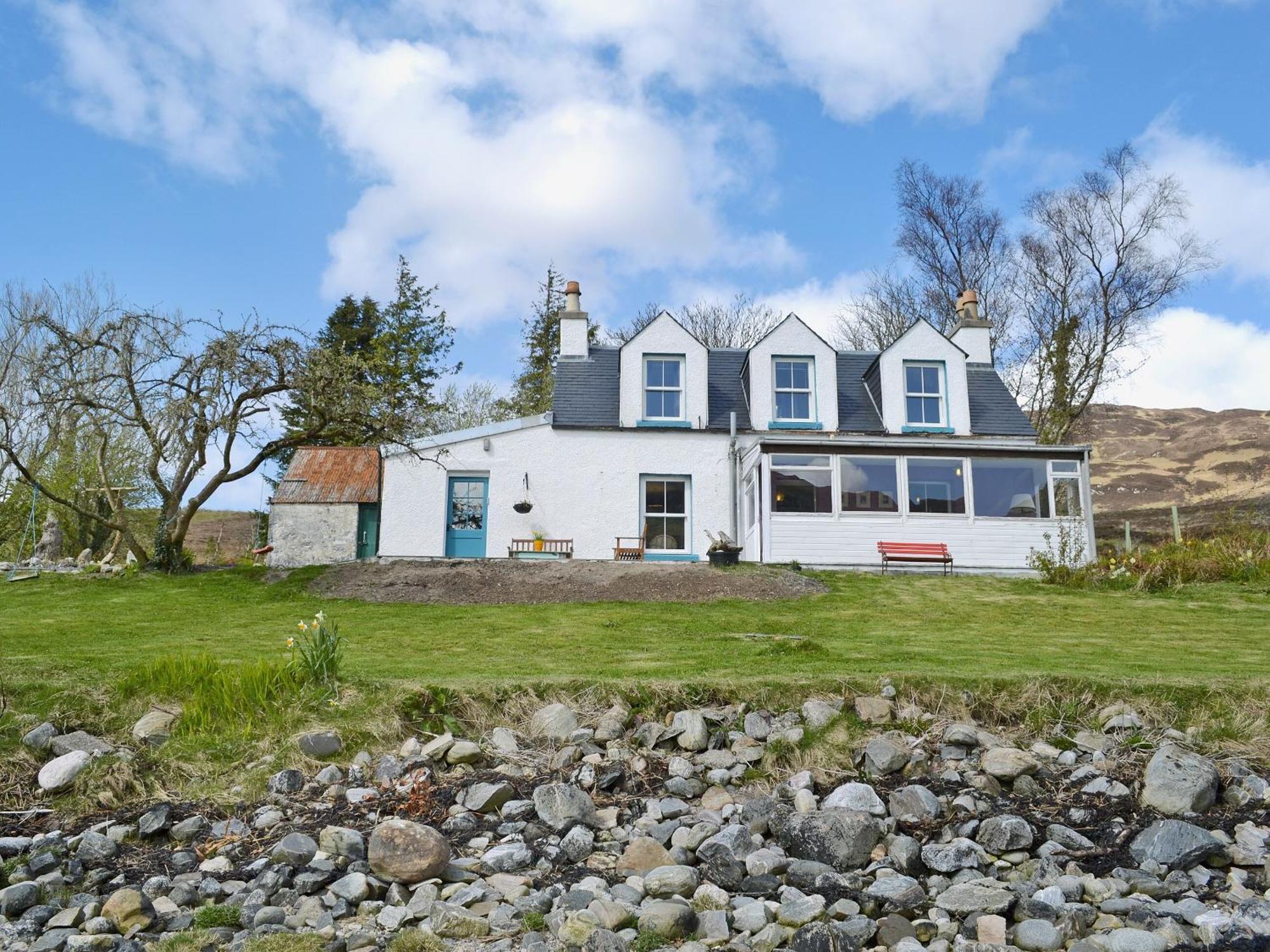 Loch Shore Cottage Dornie Esterno foto