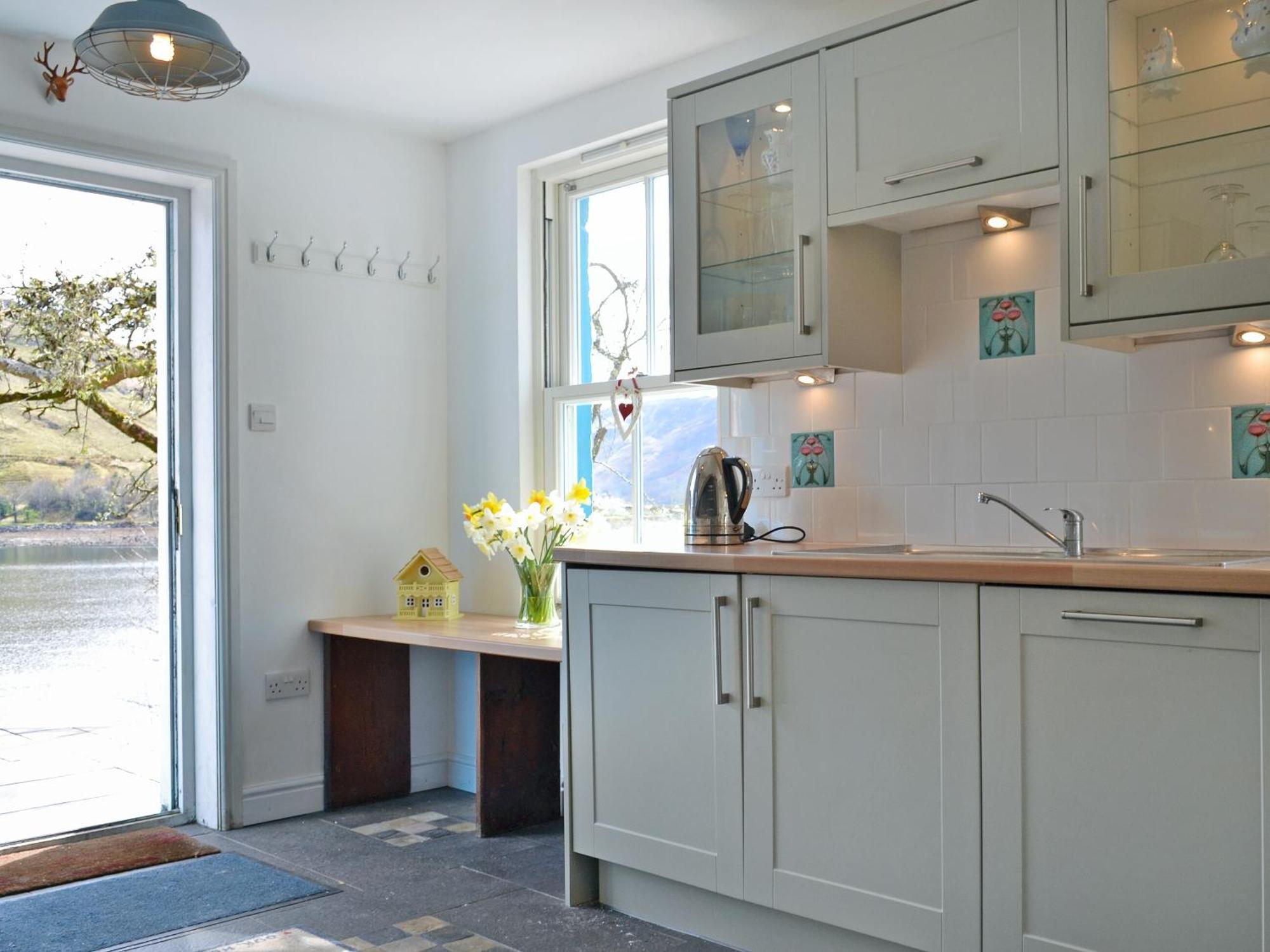 Loch Shore Cottage Dornie Esterno foto