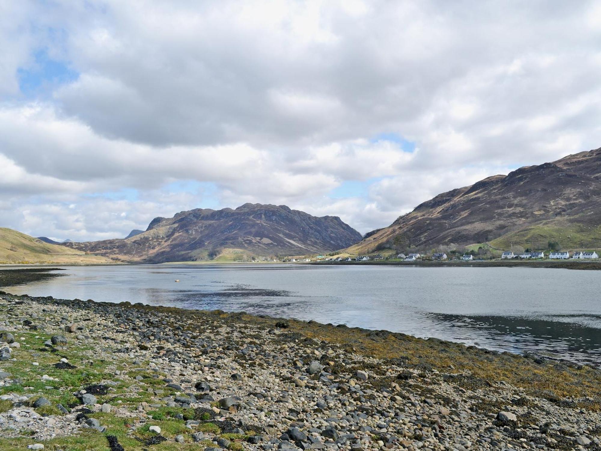 Loch Shore Cottage Dornie Esterno foto