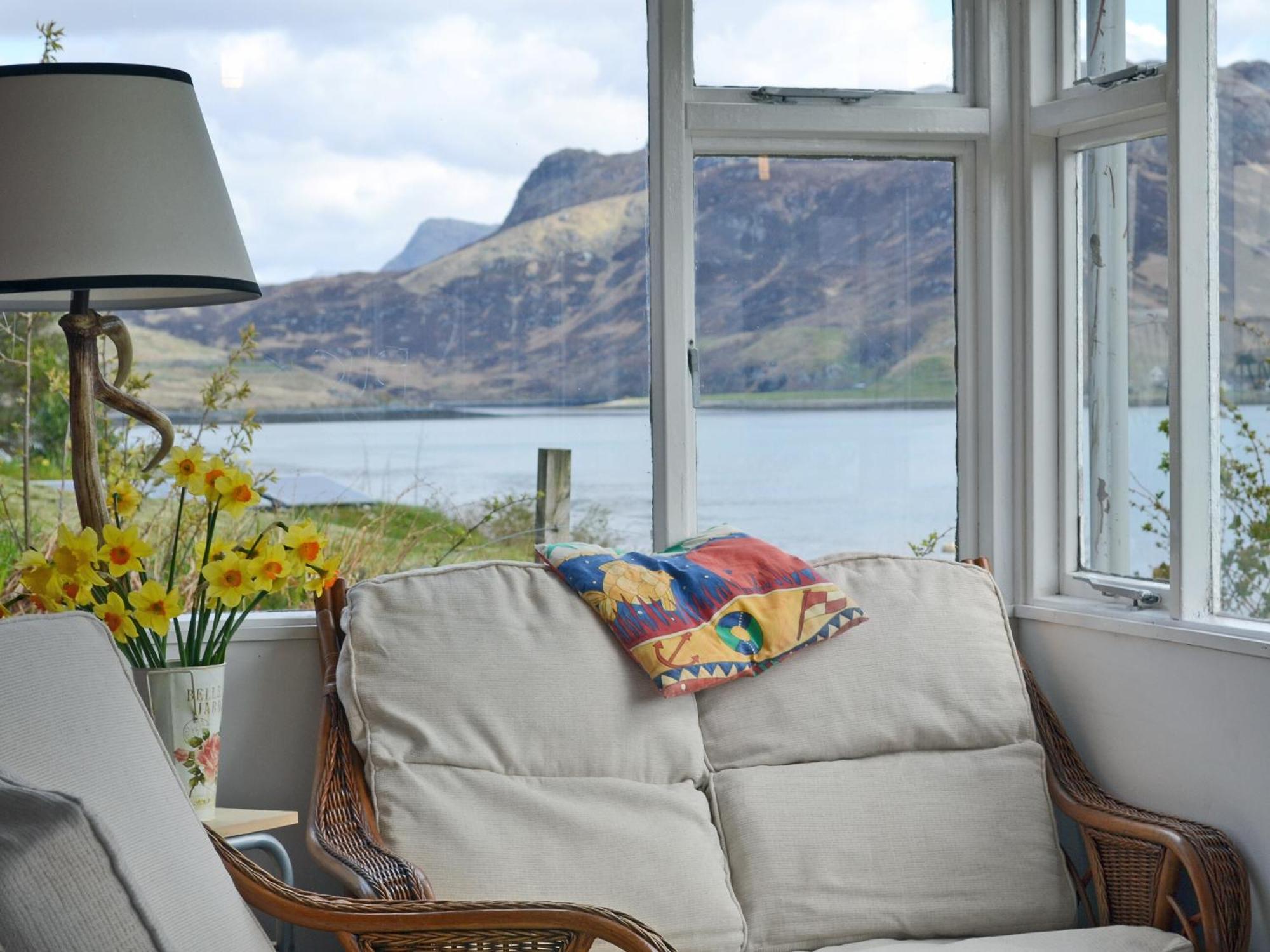 Loch Shore Cottage Dornie Esterno foto